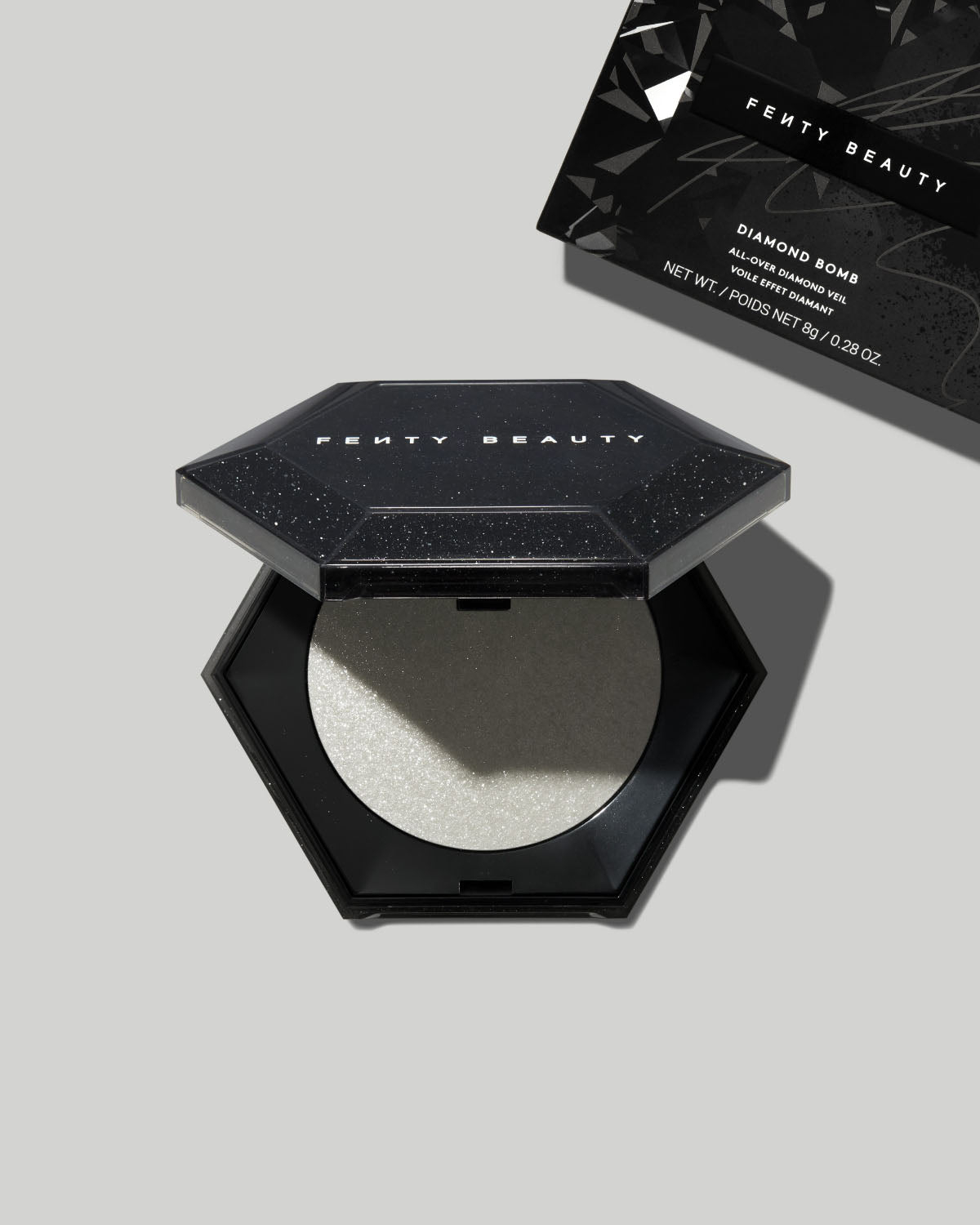 Diamond Bomb All-Over Diamond Veil - Fenty Beauty / Iluminador tipo velo con diamante