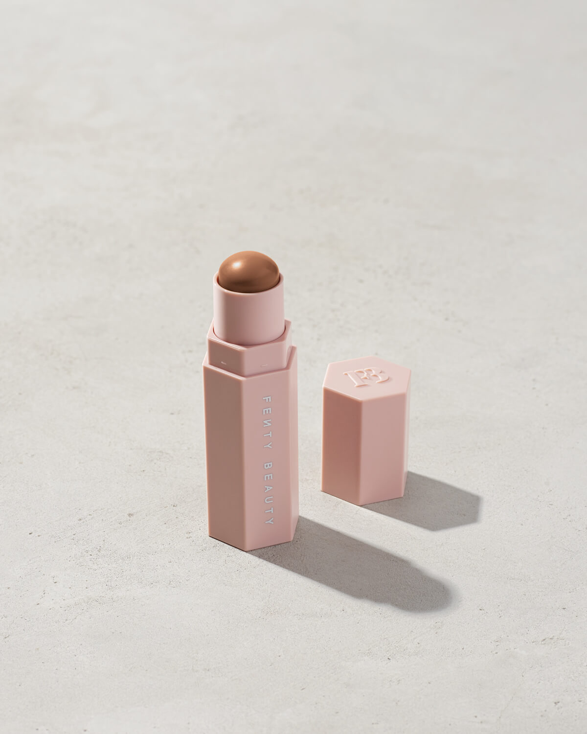 Match Stix Contour Skinstick - Fenty Beauty / Barra de contorno mate