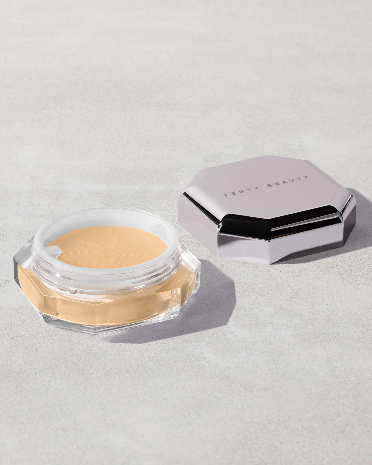 Fenty Beauty Set It Down Loose Setting Powder Banana