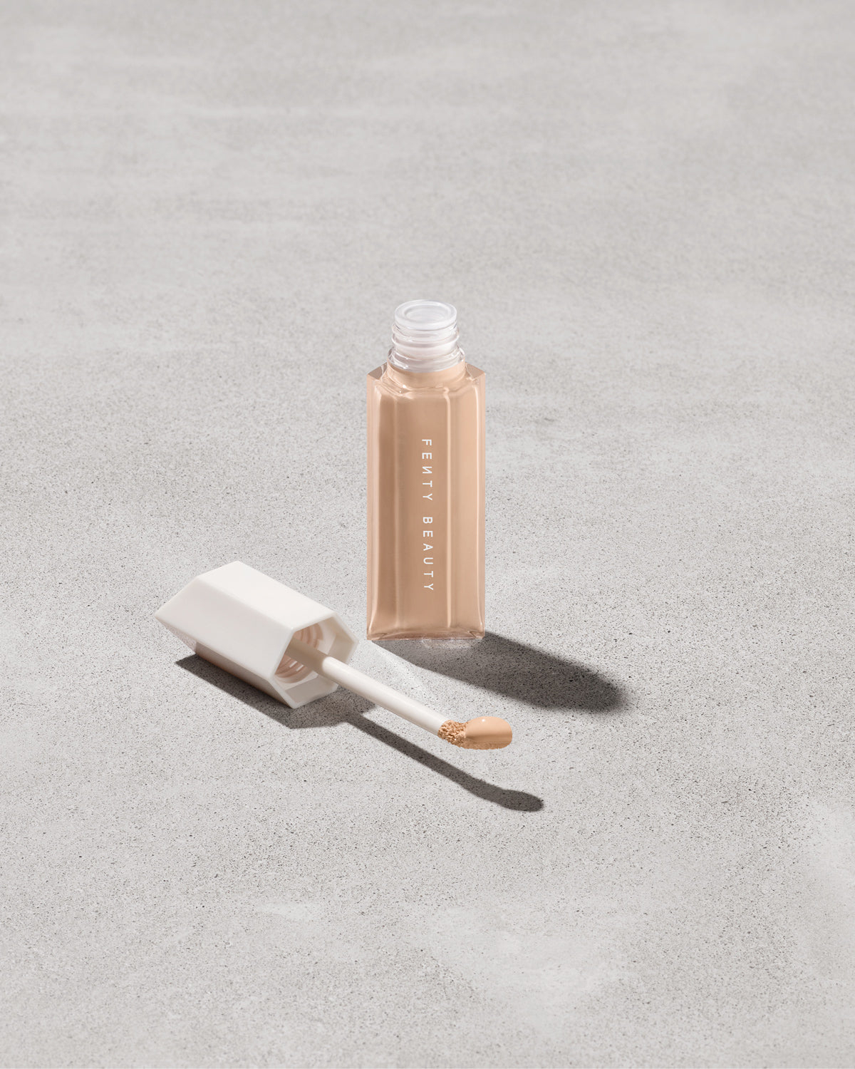 Fenty Beauty We're Even Longwear Concealer - Light Medium 200C