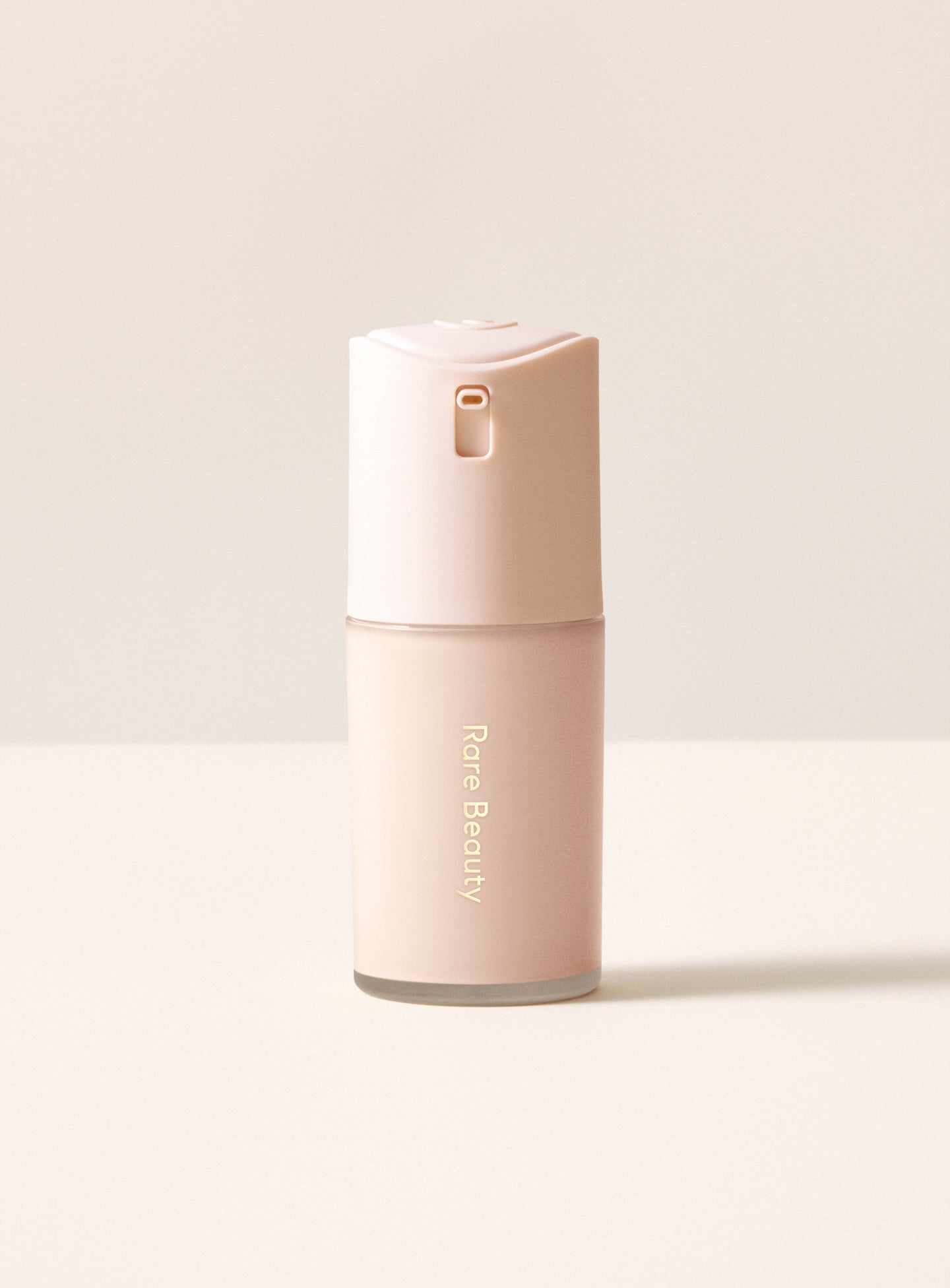 True to Myself Natural Matte Longwear Foundation - Rare Beauty / Base mate de larga duración